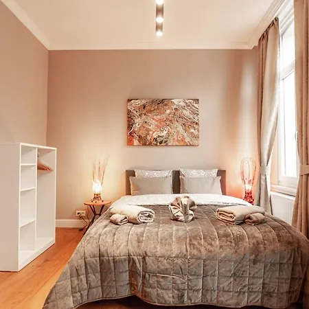 Luxury Palace Apartment *